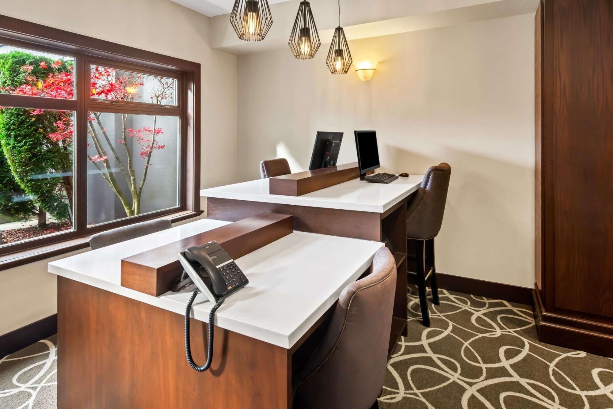 Best Western Plus Pitt Meadows Inn & Suites Exteriör bild