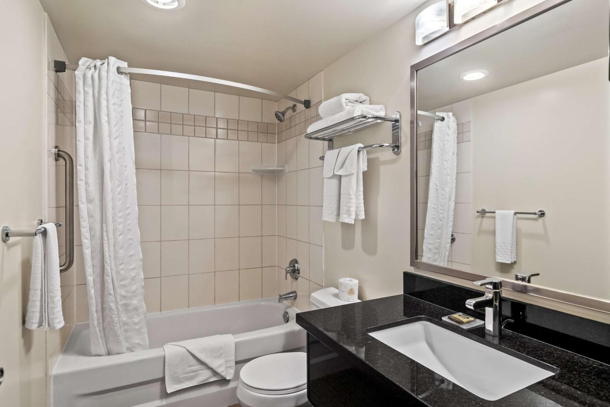Best Western Plus Pitt Meadows Inn & Suites Exteriör bild
