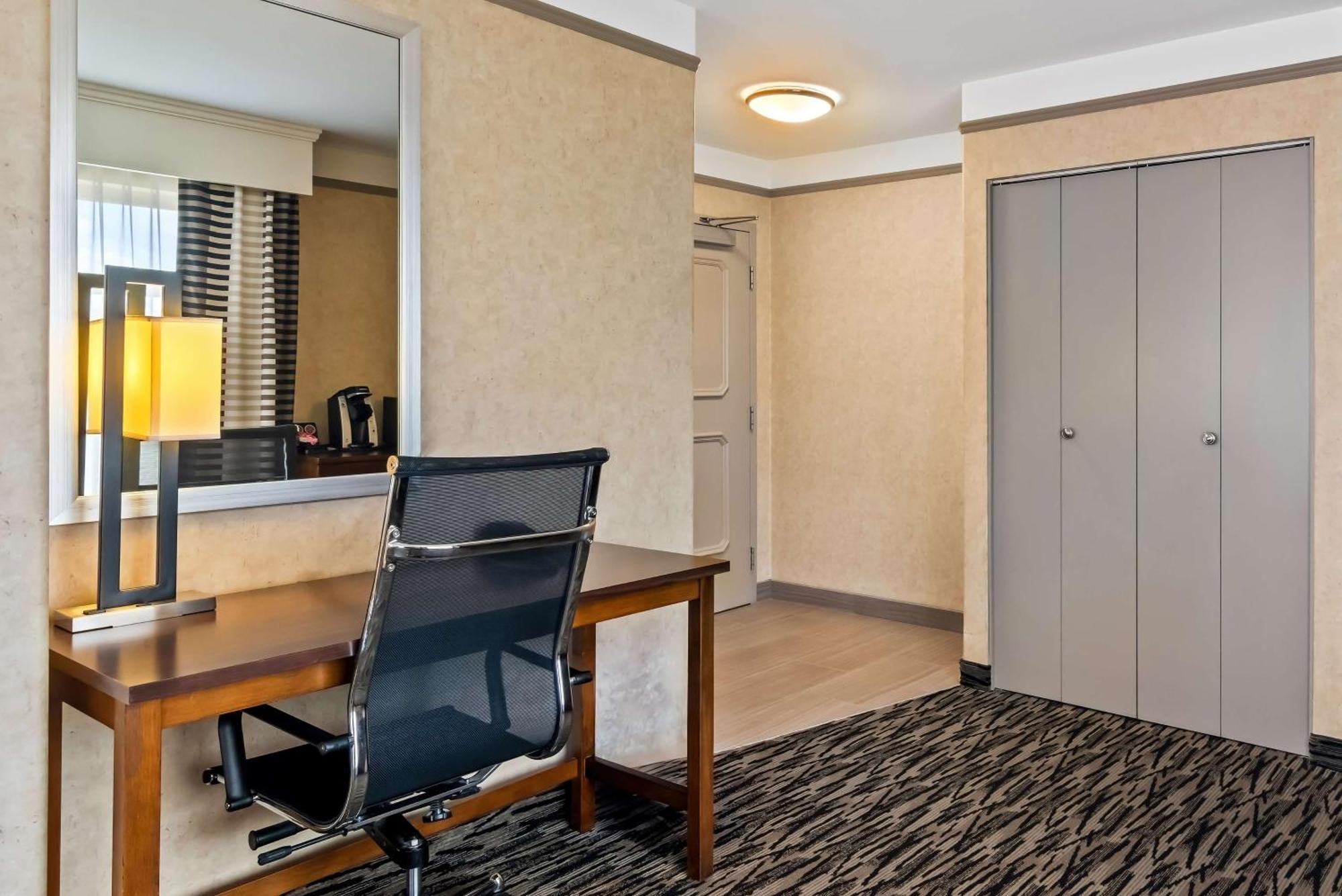 Best Western Plus Pitt Meadows Inn & Suites Exteriör bild